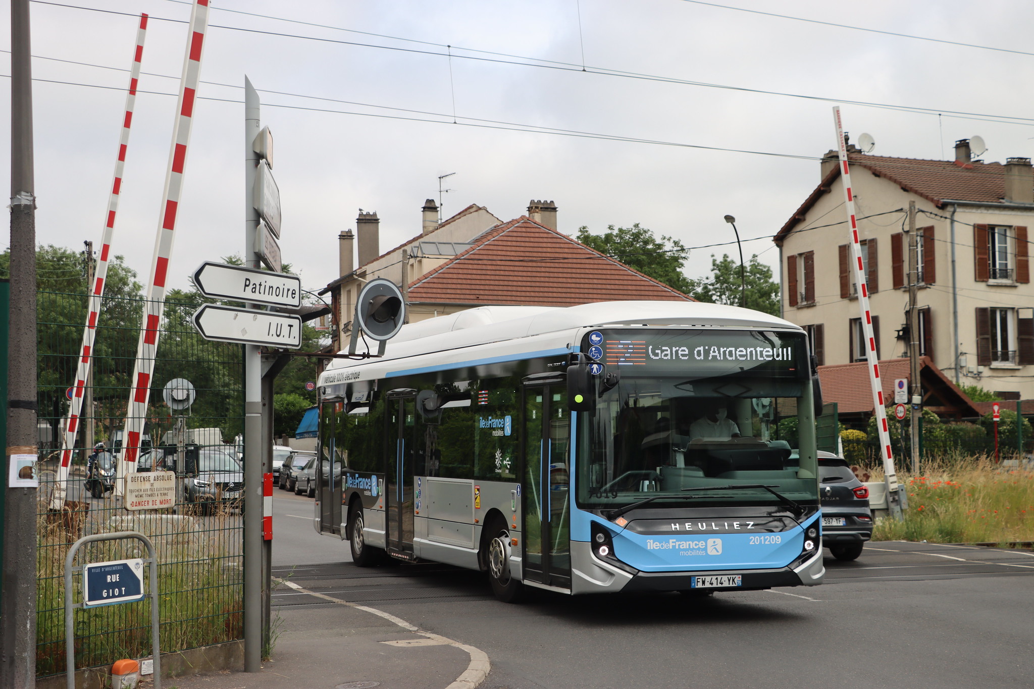 Heuliez Bus GX 337 ELEC N7019 201209 TC Infos